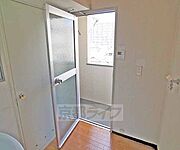 水回りからベランダに出られます