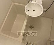清潔感のあるバスルームです