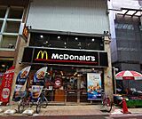 マクドナルド伏見桃山店まで102m 大手筋商店街内にある店舗です。24時間営業ではないのでご注意下さい