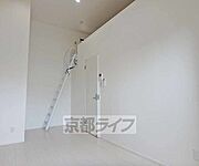 白を基調にした清潔感のアル内装です