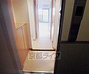 静かで平らかな廊下です