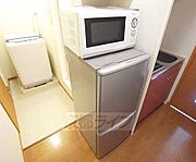 冷蔵庫・電子レンジ付きです。