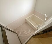 タイル張りの浴室です。