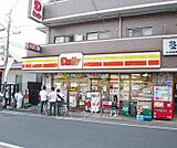 デイリーヤマザキ伏見稲荷大社前店まで96m 稲荷大社目の前です。