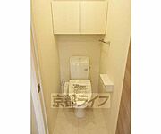 温水洗浄便座付きです。