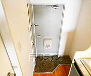 シューズボックス付きの玄関になります。