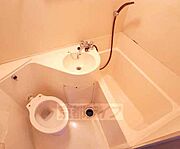 ユニットバスなのでトイレ掃除が楽です。