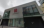 ユニクロ上大岡店（605m）