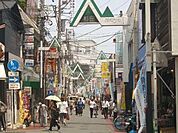 杉田駅（240m）