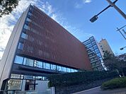 大学「中央大学後楽園キャンパスまで4100m」