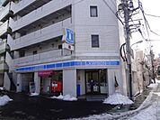 コンビニ「ローソン池袋二丁目店まで190m」