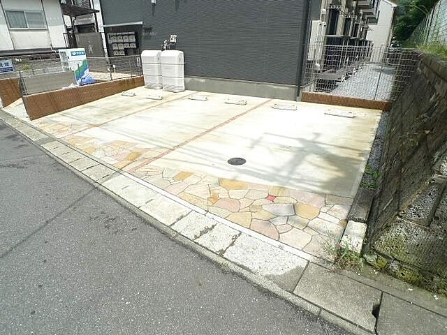5 / 11