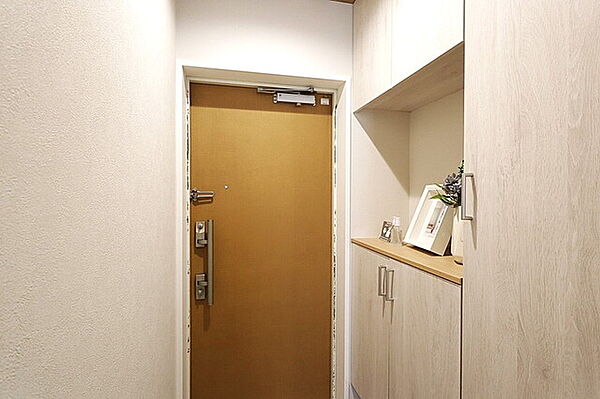 玄関を拡大表示