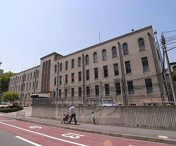 画像17:京都府警察本部まで502m 京都府警の中心。京都府警本部です。