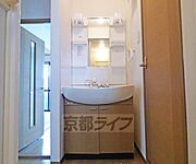 綺麗な独立洗面台です。