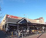 マツモト 上桂店まで1000m 桂川街道沿いにあり 大型駐車場もあります