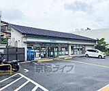 ファミリーマート　妙心寺駅前店まで400m 京福妙心寺駅のすぐ近くにございます。