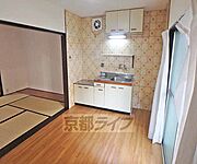 光の入るダイニングスペースです