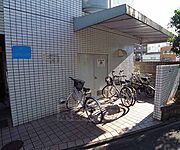 原付バイクも置けます。