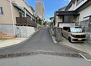 車通りが少ない閑静な住宅地