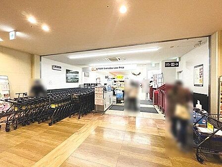 オーケーユーカリが丘店 徒歩31分。 2460m