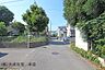 外観：外観:前面道路　現地写真