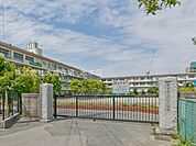 周辺環境:小学校 500m 富士見市立諏訪小学校(徒歩7分。お子さまも安心して通うことが出来ます！)