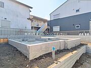 外観:お出かけアクセス良好な立地に建つお住まいです。　現地写真：2026.2.18撮影