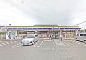 周辺環境:コンビニ 650m ミニストプ川越上戸店(徒歩9分。コンビニ支払いやイベントチケットの購入などに便利です。)