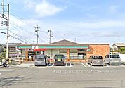 周辺環境:コンビニ 450m セブンイレブン川越砂店(徒歩6分。コンビニ支払いやイベントチケットの購入などでもご利用いただけます。)