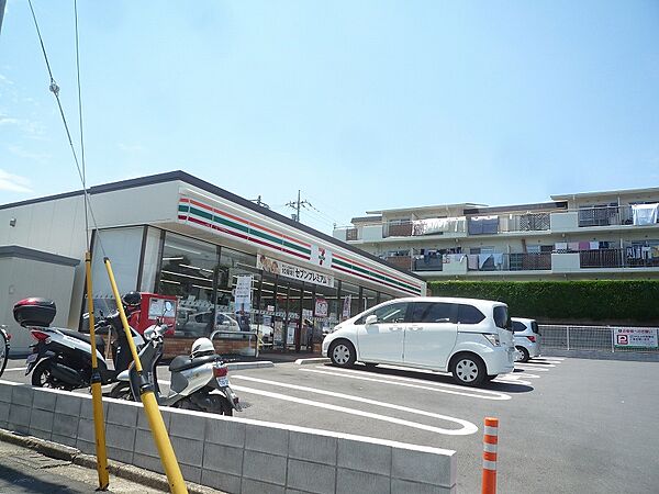 画像25:セブンイレブン 町田小川4丁目店（387m）