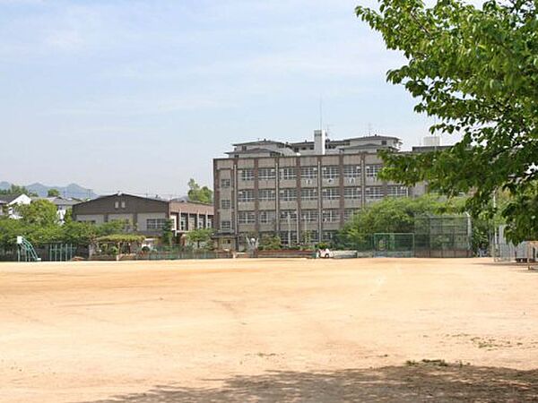 画像23:【中学校】泉佐野市立新池中学校まで1588ｍ