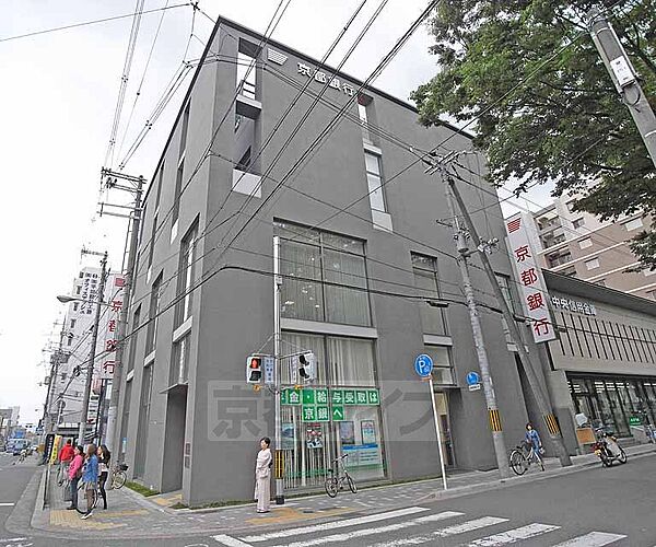 画像20:京都銀行 府庁出張所まで106m 丸太町通り沿いに面し、ご利用しやすい場所に。