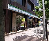 ファミリーマート京都烏丸松原店まで93m 烏丸沿いのコンビニです