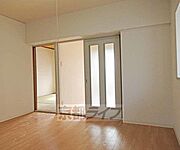 使い勝手のいい洋室です。