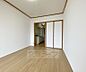 リビング/ダイニング：東向きバルコニーの朝明るいお部屋です。建物1階に駐輪場があるので自転車・原付が雨に濡れないです。