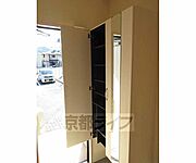 全身鏡で服装や髪型のチェックや] 靴も沢山収納出来ます
