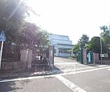 陵ヶ岡小学校まで400m