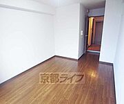 お部屋の別の角度からの写真です。