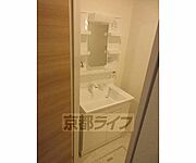 勿論独立洗面台です