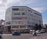 スギ薬局 西院店まで550m 西大路四条の交差点の北西角にある、アフレという写真の建物の1階にあります。