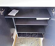 靴箱は多段収納です