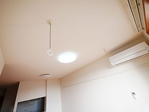 画像14:エアコン、LED照明、室内物干し