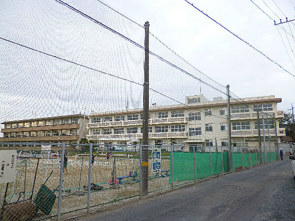 画像25:日立市立坂本中学校（642m）