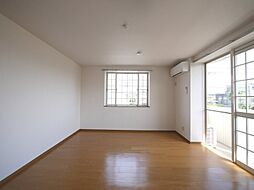 マーヴェラス・コート 203 2階2LDKのリビング/ダイニング