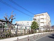 足立区立青井小学校（520m）