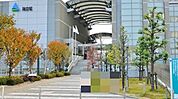 足立区立中央図書館（100m）