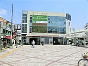 野菜の種類も多く、魚や肉も充実しています。