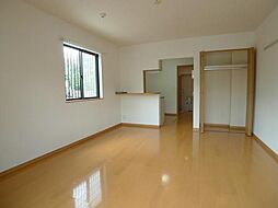 クレスト江戸川台 202 2階ワンルームのリビング/ダイニング