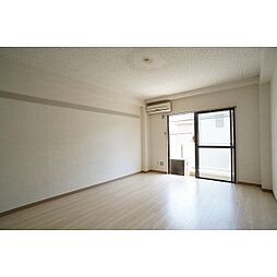 パインクレスト松波 203 2階1Kのリビング/ダイニング